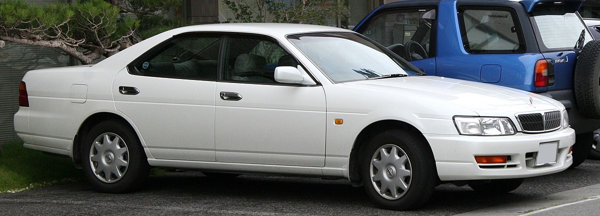 Nissan Laurel – Sedan Klasik Nissan dengan Gaya yang Abadi