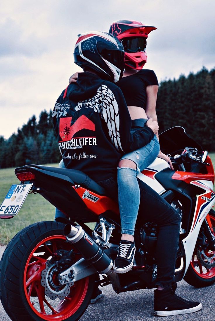 motorcycle couple wallpaper Bike couples wallpapers